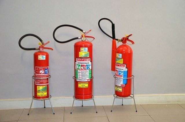 fire-extinguisher-1089988_640-min.jpg